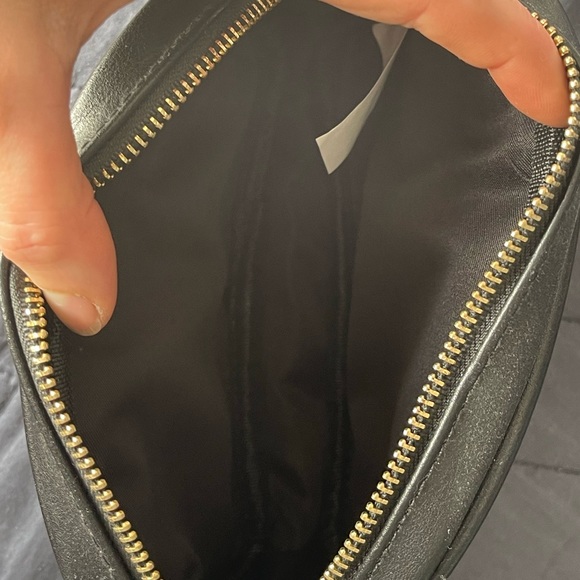 Steve Madden hip purse with belt - Picture 6 of 9